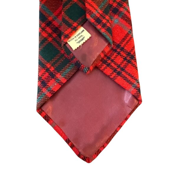 Vintage Ruffler For Gimbels Grant Red Green Tartan Wool Necktie Woven Scotland - Picture 7 of 9